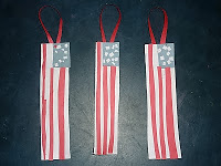 http://diycrafts9.blogspot.com/2016/07/fourth-of-july-bookmarks.html