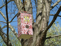 http://www.makeiteasycrafts.com/2016/04/milk-carton-birdhouse.html