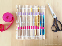 http://www.petitboutdechou.com/2016/04/diy-10-minute-inexpensive-crochet-hook-holder.html