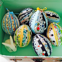 http://www.pillarboxblue.com/no-sew-patchwork-fabric-easter-eggs/