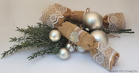 http://acraftymix.com/blog/2015/12/07/festive-burlap-crackers/