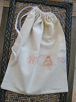 http://www.threadingmyway.com/2015/11/simple-calico-drawstring-bag-tutorial.html