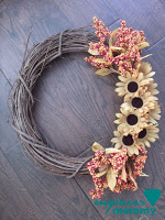 http://engineermommy.com/2015/fall-floral-wreath-diy/