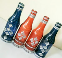 http://creativekhadija.com/2015/08/diy-glass-painted-bottles-decoration-recycling-ideas/