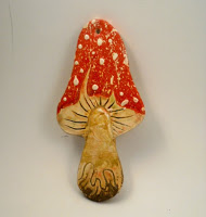 http://thelittletreasures.blogspot.com/2015/08/clay-mushroom-tutorial.html