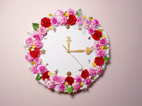 http://iwearabow.blogspot.com/2015/06/room-decor-diy-floral-clock.html