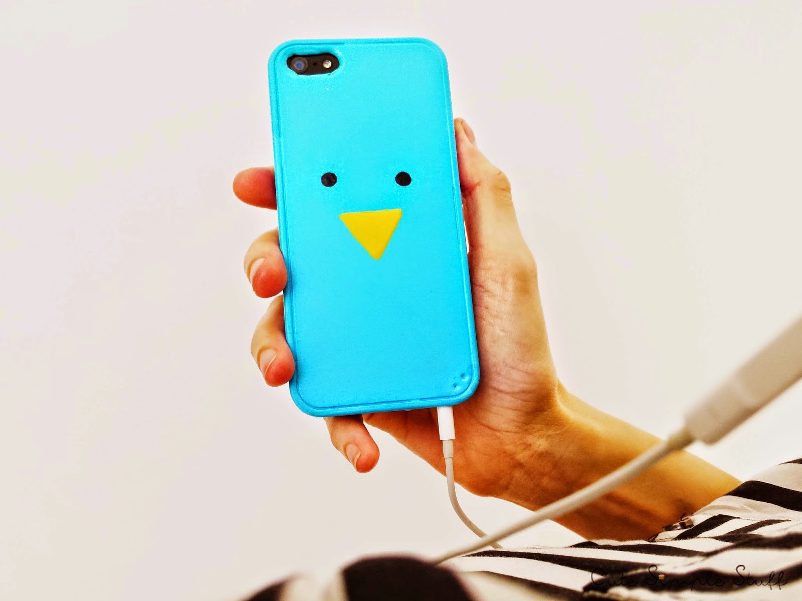 http://www.cutesimplestuff.com/2015/04/diy-duck-cellphone-case.html