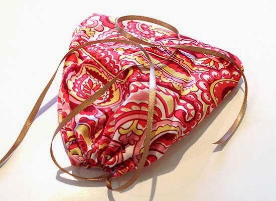 http://www.frianki.com/kids-sewing-project-drawstring-bag/