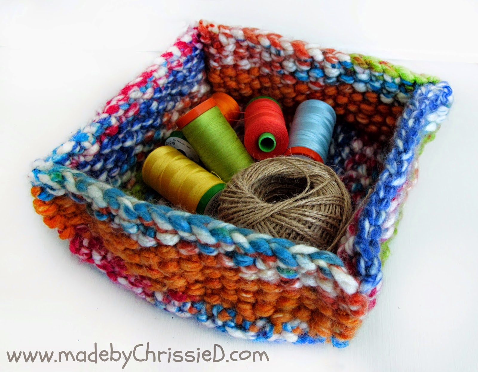 http://madebychrissied.blogspot.com/2015/03/Knitted-Tray-Tute-A-Great-Gift-Idea.html