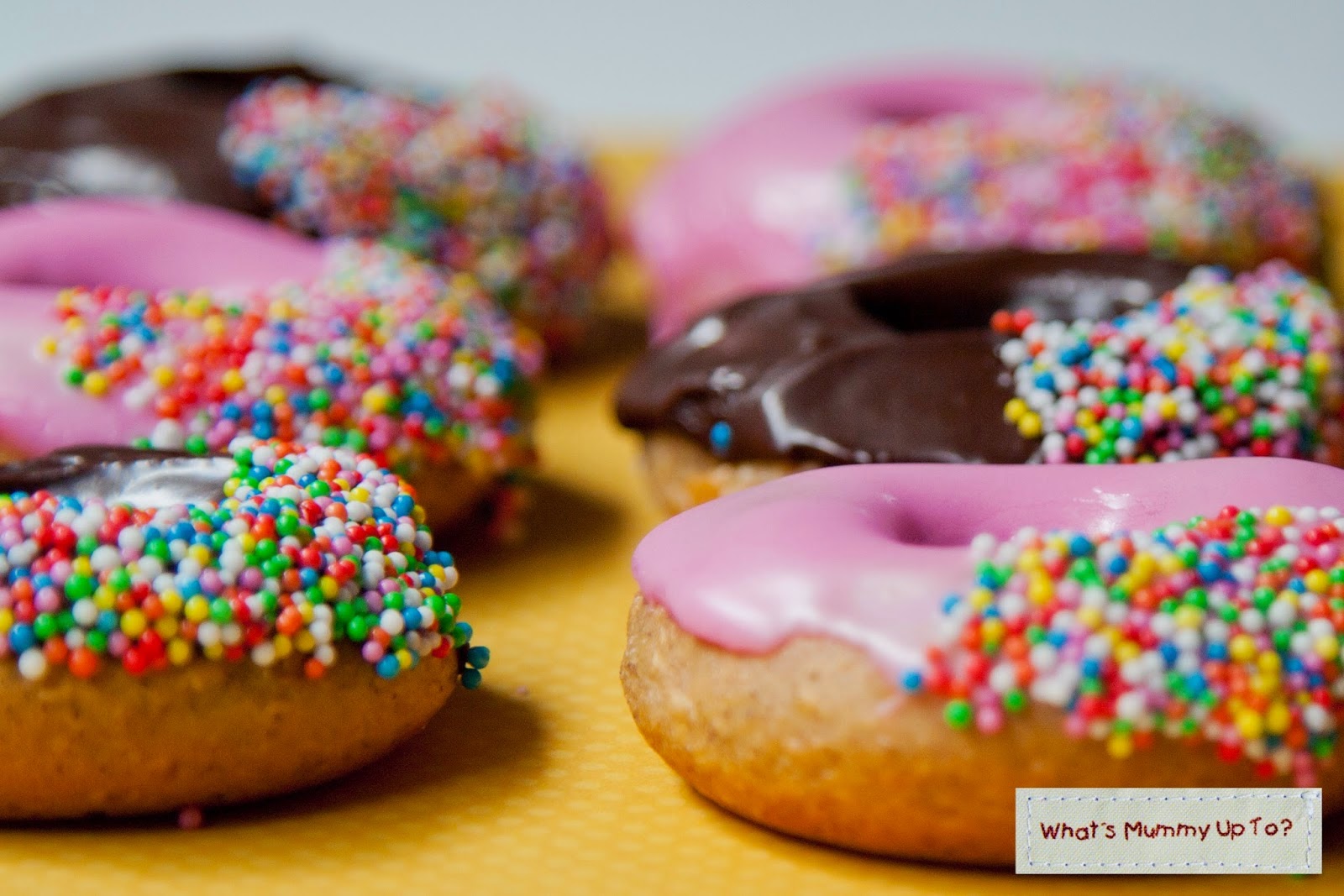 http://www.whatsmummyupto.com/2015/02/free-recipe-fat-free-almost-doughnuts.html