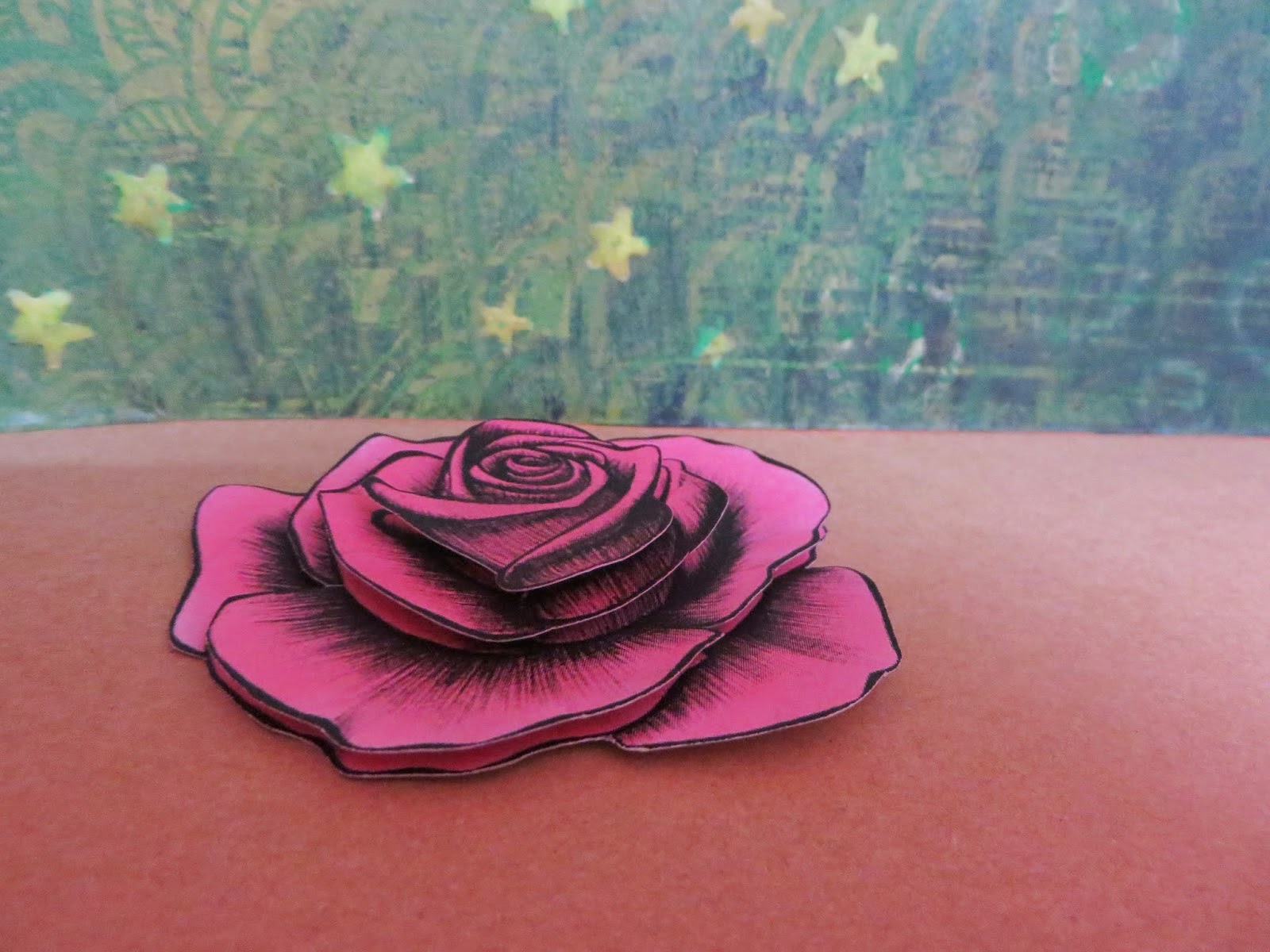 http://craftconcoction.blogspot.com/2015/02/paper-tole-rose-tutorial.html