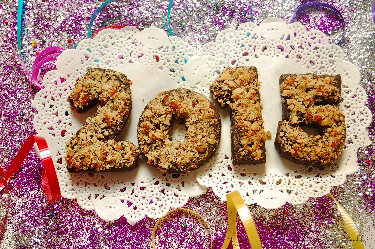 http://www.cutesimplestuff.com/2014/12/new-years-cookies.html