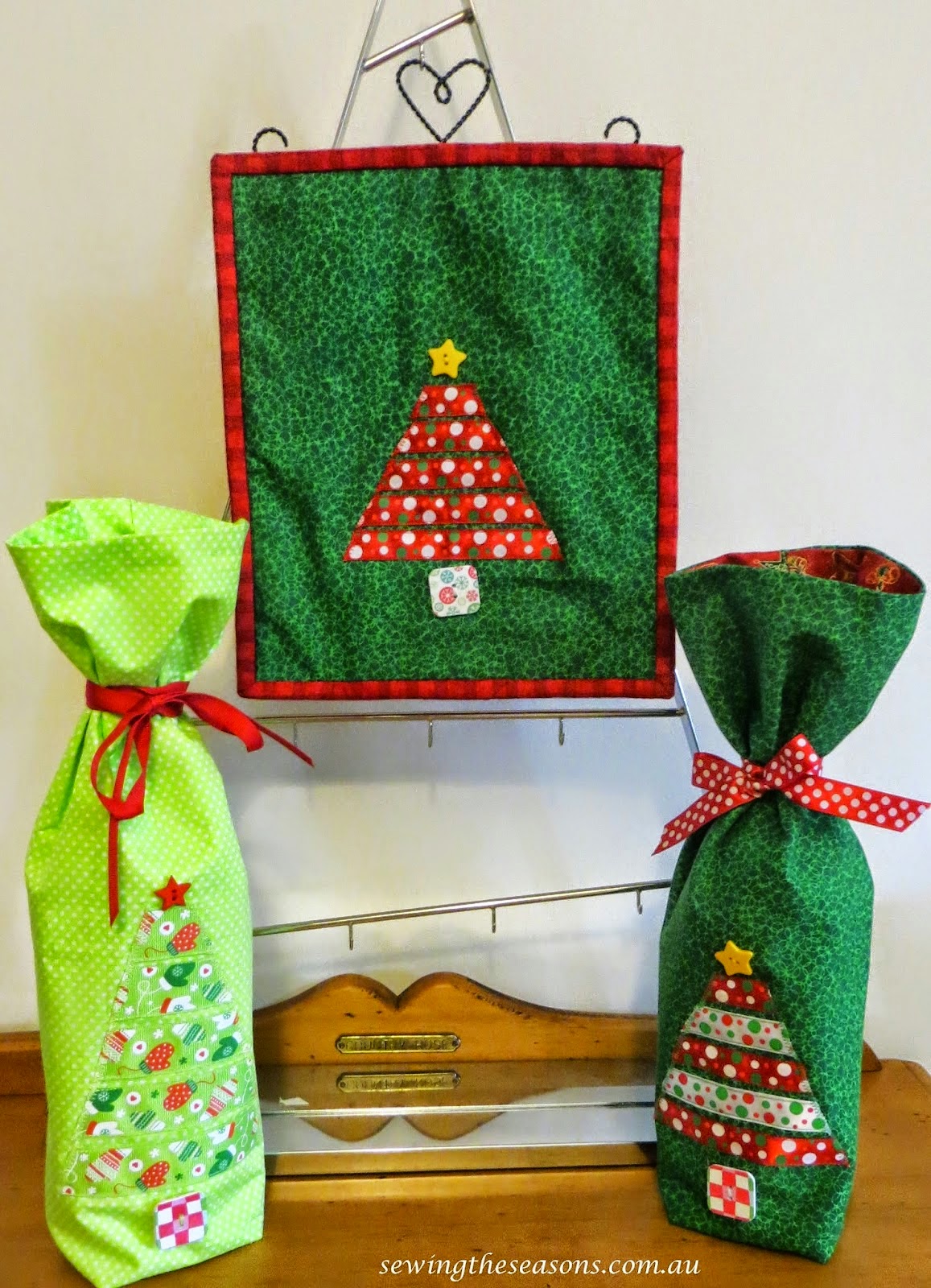 http://www.sewingtheseasons.com.au/2014/12/tutorial-ribbon-christmas-tree.html