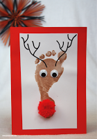 http://www.emmaowl.com/blog/reindeer-footprint-christmas-cards-all-you-need-is-a-shiny-nose/