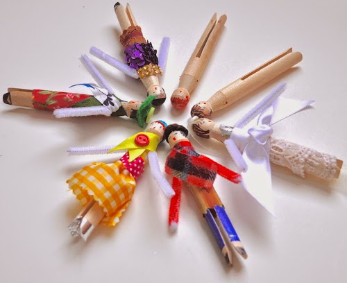 http://vickismithartwithkids.blogspot.com/2014/11/clothes-pin-dolls.html