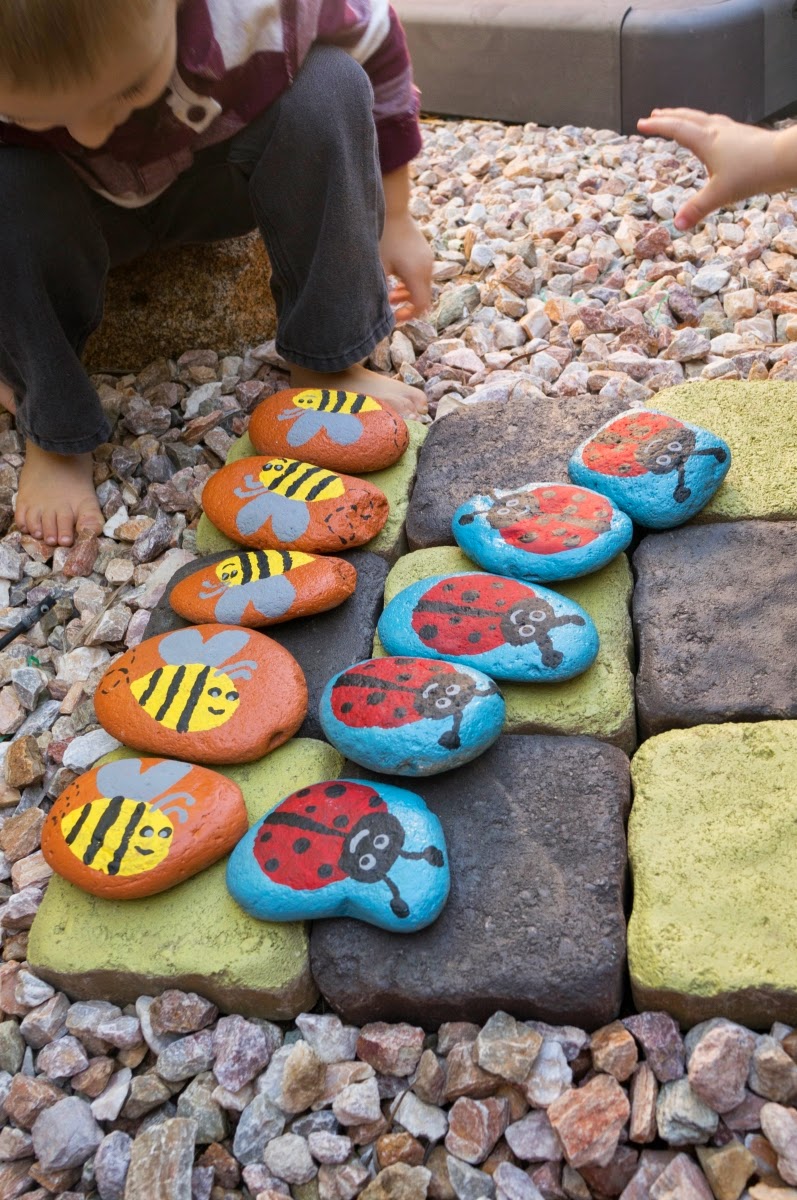 http://www.amomstake.com/2014/10/diy-garden-tic-tac-toe-game/