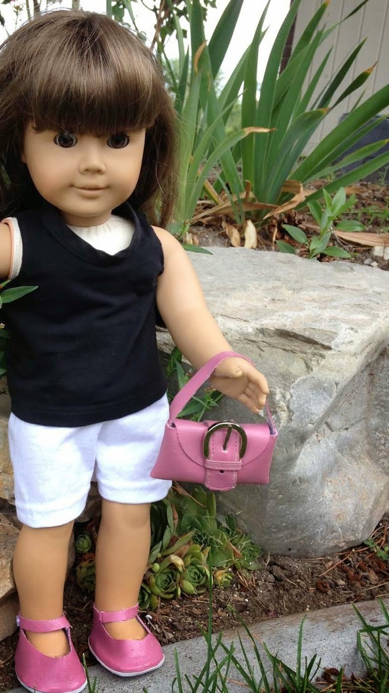 http://xoxograndma.blogspot.com/2014/08/never-throw-away-old-wallet-doll-purse.html