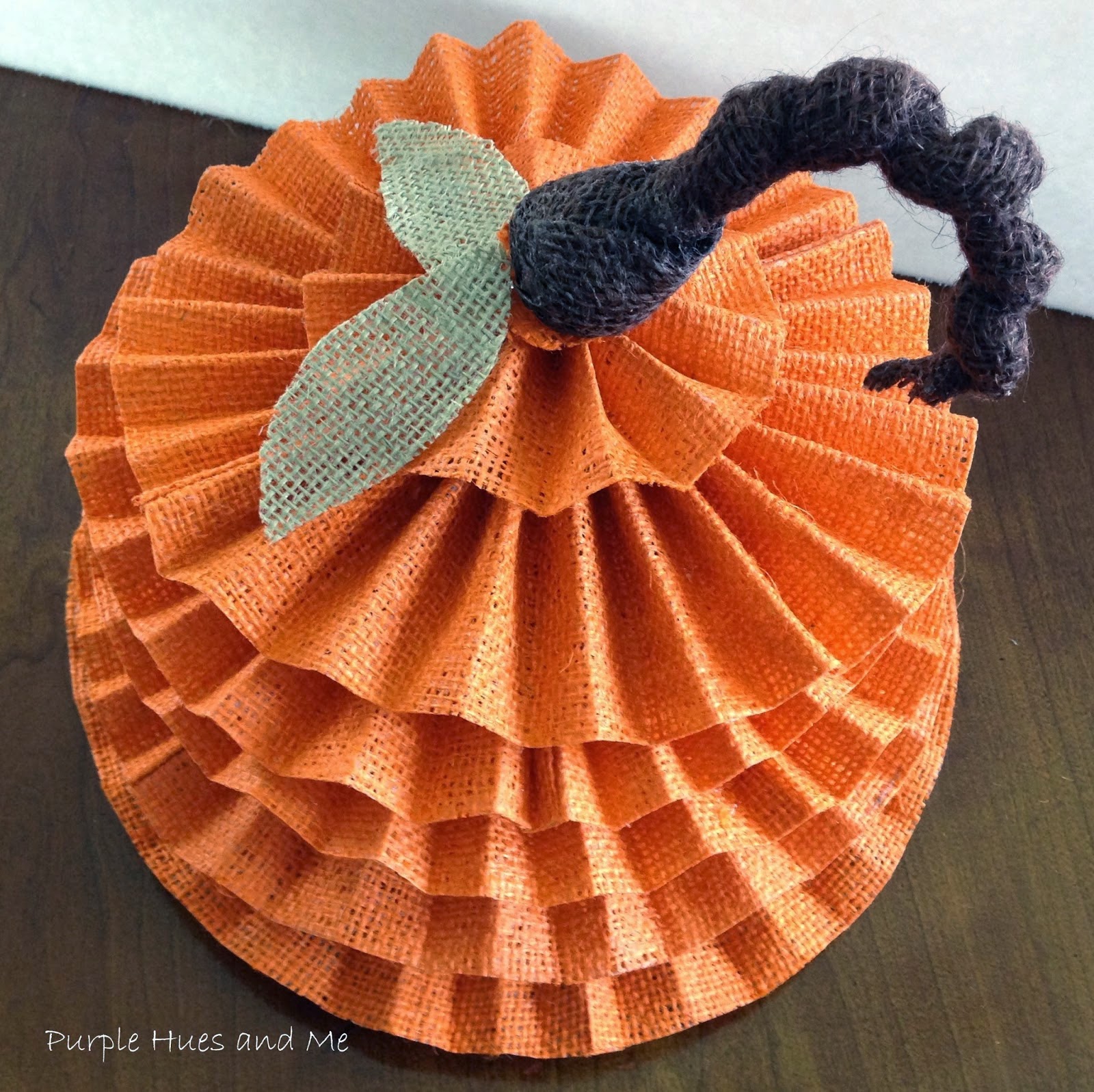 http://plumperfectandme.blogspot.com/2014/09/burlap-accordian-pumpkin.html