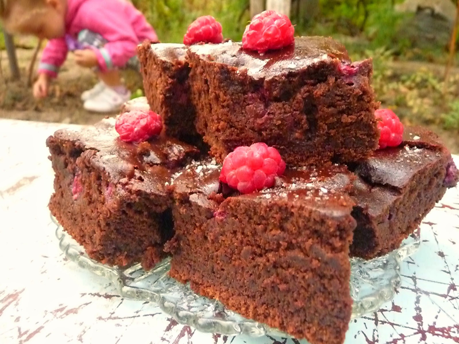 http://theseamanmom.com/raspberry-pound-cake-recipe-with-cocoa/