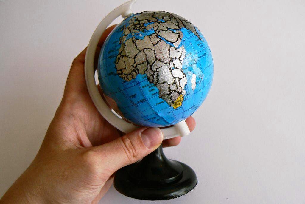 http://ld-p.blogspot.com/2014/09/diy-scratch-off-globe.html