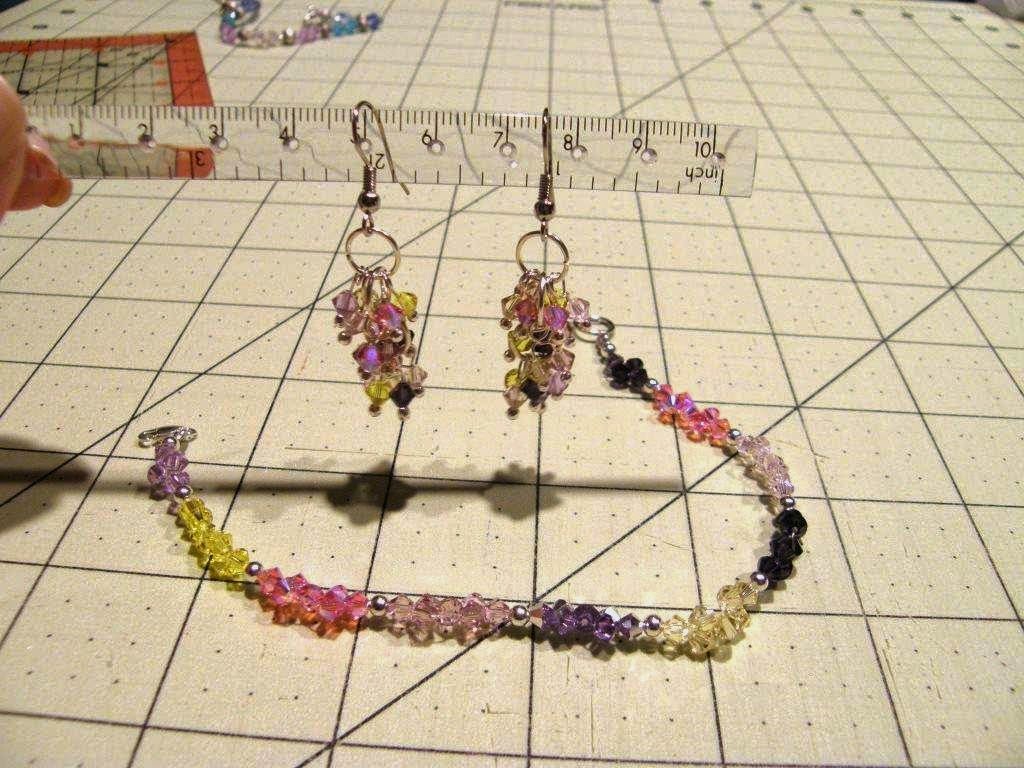 http://thewomanonthehill.blogspot.com/2014/07/easy-piecey-swarovski-earrings.html