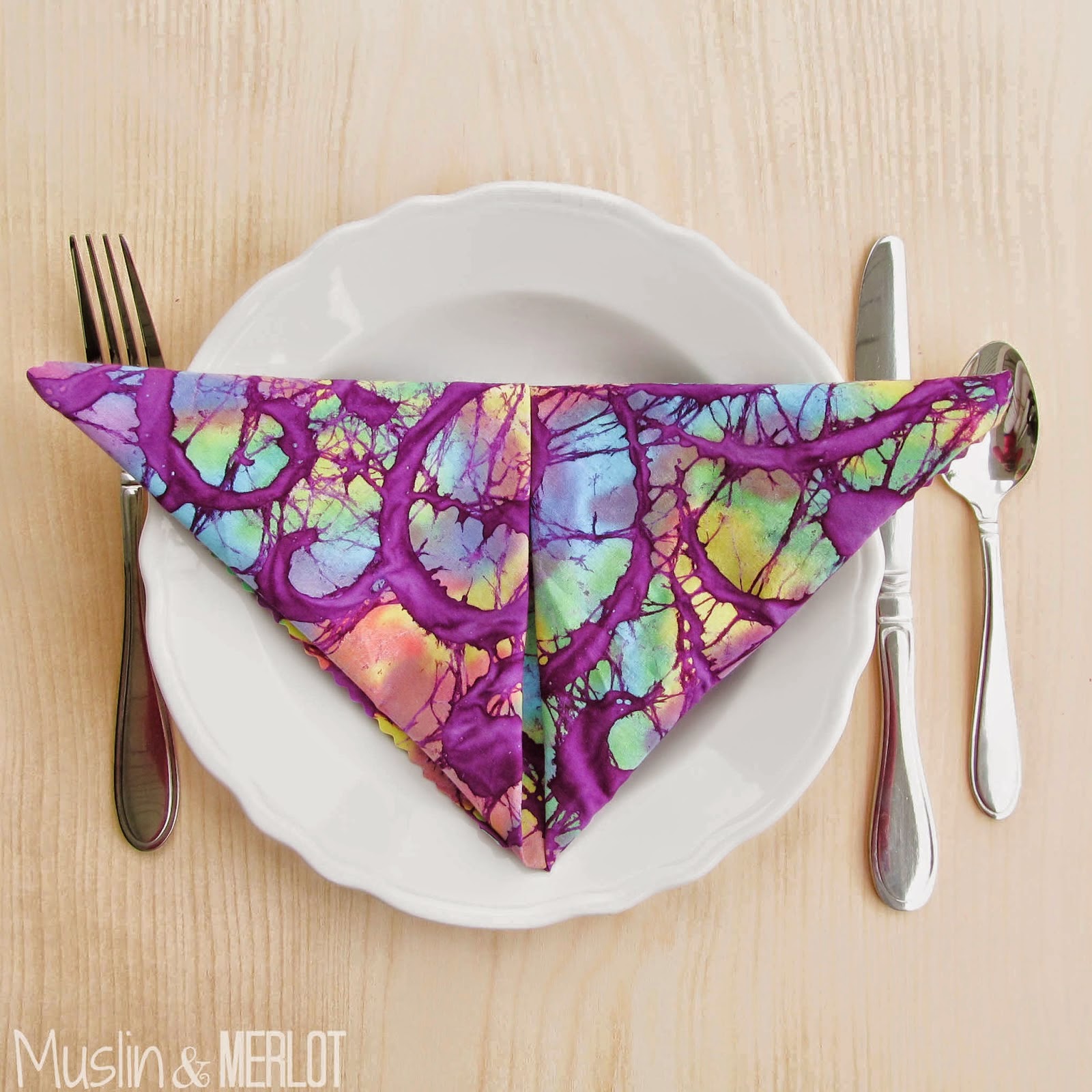 http://muslinandmerlot.blogspot.com/2014/07/how-to-make-no-sew-table-napkins.html