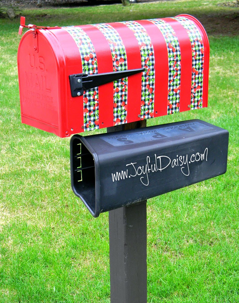 http://joyfuldaisy.com/mailbox-makeover-duck-tape/