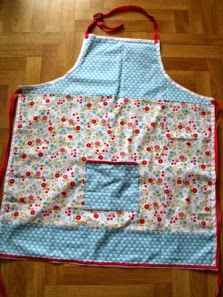 http://cocojude.wordpress.com/2013/04/22/apron-pattern-tutorial/