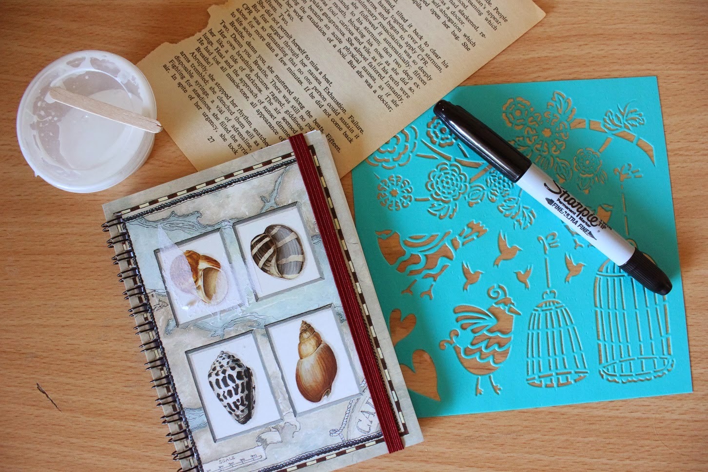 http://littletouchofcrazy.blogspot.com.au/2014/03/another-diy-notebook-tutorial.html