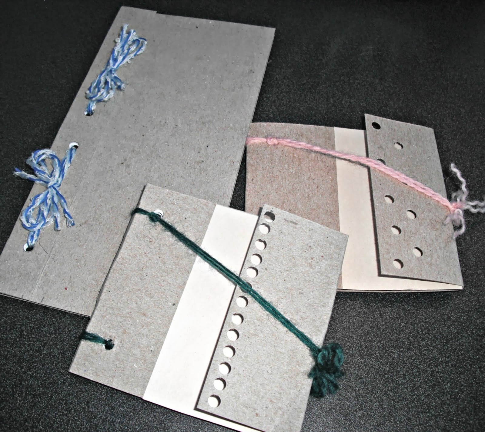 http://artsofeska.blogspot.com/2014/03/make-your-own-scrappy-notebooks-for-free.html