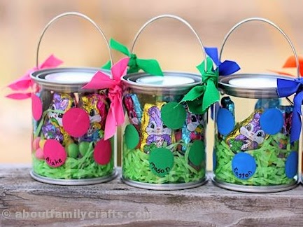 http://aboutfamilycrafts.com/polka-dot-easter-buckets/