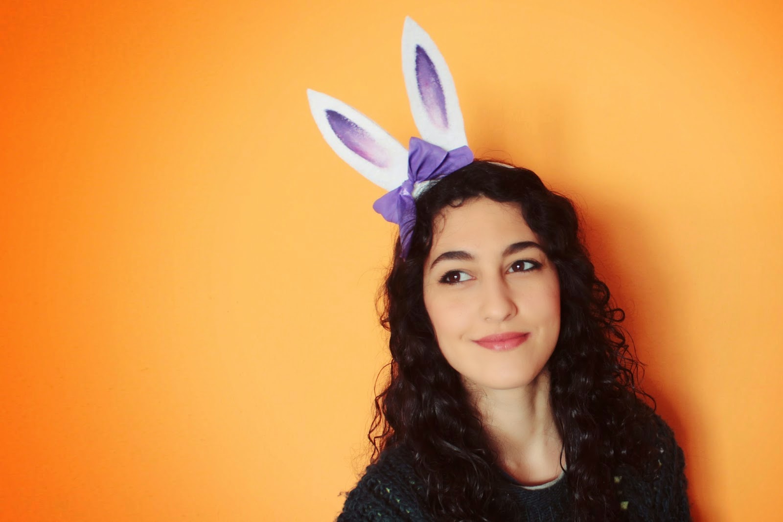 http://curlymade.blogspot.pt/2014/03/diy-bunny-headband.html