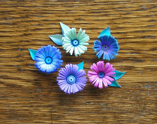 http://www.allthingspaper.net/2014/02/exotic-quilled-fringed-flowers.html