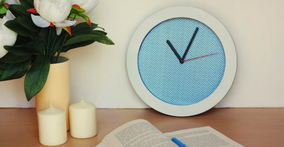 http://www.one-o.it/diy-clock-makeover/#.UwMzUoXEFvh