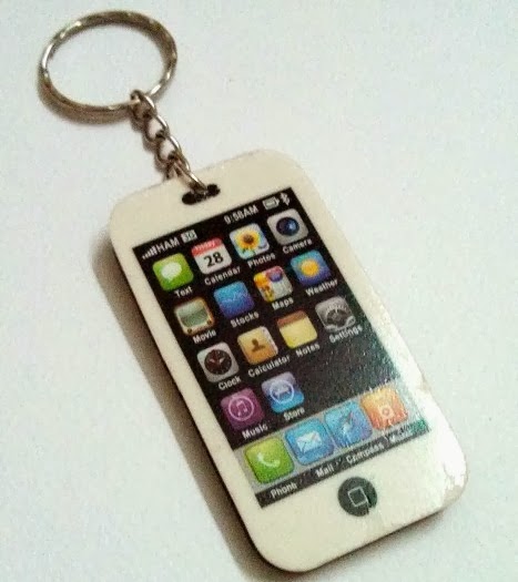 http://creativekhadija.com/2014/02/iphone-keyring-making/