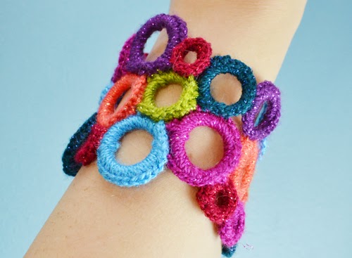 http://www.reesedixon.com/2014/02/crochet-circle-cuff.html