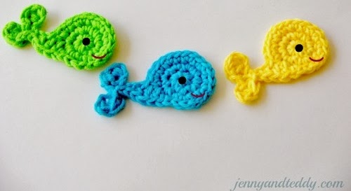 http://www.jennyandteddy.com/2013/02/whale-crochet-applique-free-pattern/