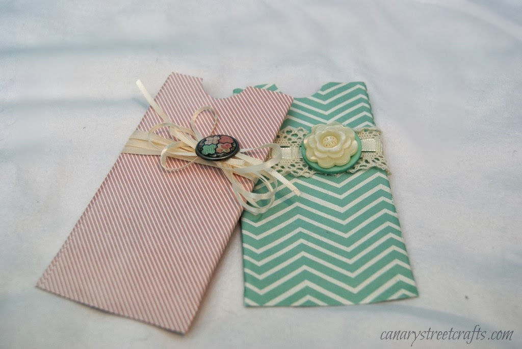 http://canarystreetcrafts.com/2014/02/14/diy-gift-card-holder/