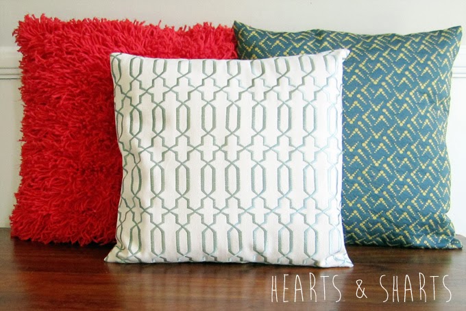 http://heartsandsharts.com/easy-envelope-back-pillow-cover/