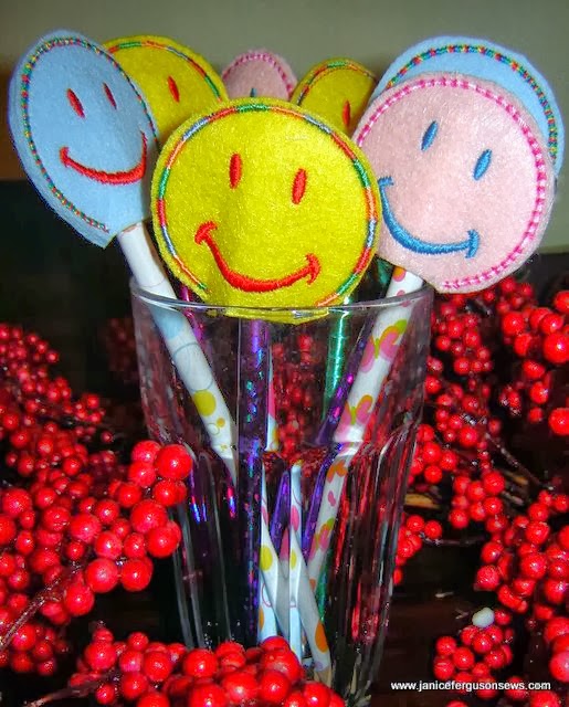 http://www.janicefergusonsews.com/blog/2014/01/06/free-happy-face-pencil-toppers-design-and-tutorial/